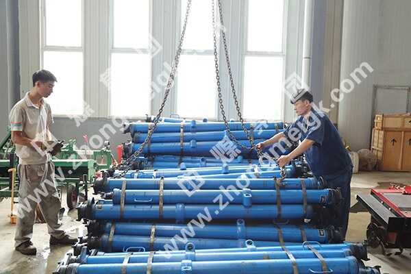 中煤集团一批单体液压支柱发往山西原平
